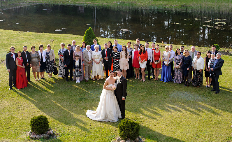 bendra svečių vestuvinė nuotrauka